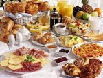 elaborate-breakfast-buffet-443883.jpg