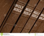 row-bibles-1900950.jpg